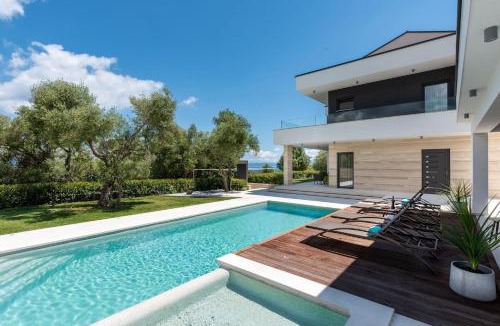Drenje Villa | Luxurious Villa Laurea near Labin with Pool, Sauna & Sea View