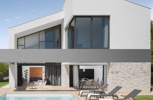 Pomer Villa | Luxury 4BR Villa for 8+2 with Heated Saltwater Pool