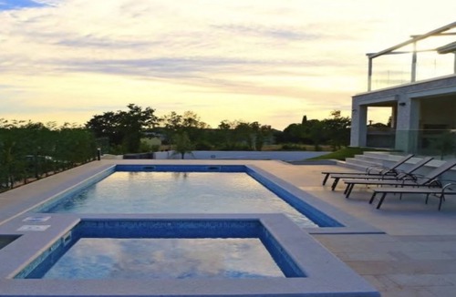 Jursici Villa | Luxury 5 Bed, 7 Bath, Villa. Pool, Gym, Sauna, Hottub, Parking, 2 terr w/Seaview