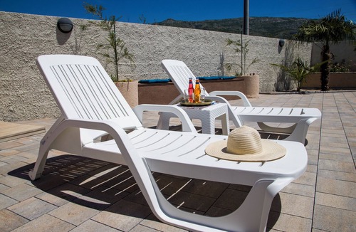 Blagaj House | Luxury and spacious 4-bedroom villa in lovely Mostar with pool and AC comfort