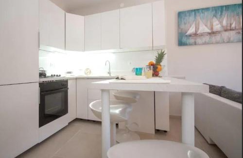 Cove Rogacic Apartment | Luxury apartment across ferry port