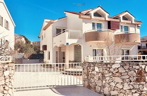 Brodarica Villa | Luxury Beach Apartment w Sea Sunset View, Sibenik