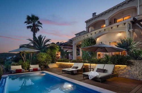 Milna Villa | Luxury Beachfront Sea Side Villa Issa with private pool right at the beach with sea mooring on Vis island