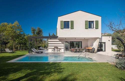 Gulici Villa | Luxury Holiday Villa Mapejana by VacayVillas