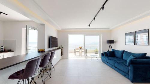 Tucepi Apartment | Luxury Penthouse Adriatic Blue - On the beach