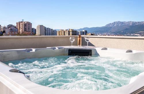 Mejasi Apartment | Luxury penthouse Papic with jacuzzi & the view