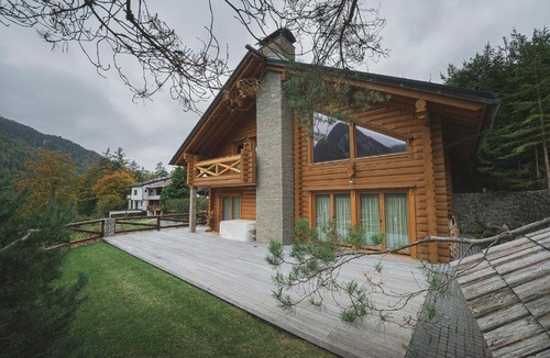 Kranjska Gora Villa | Luxury Private Alpine Log Chalet with SPA at Lake Jasna, Kranjska Gora