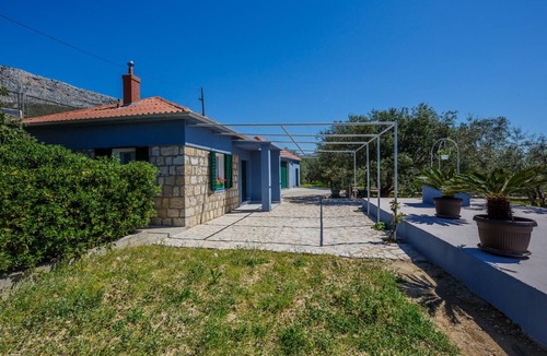 Kastel Sucurac Villa | Luxury private villa complex with pool and jacuzzi