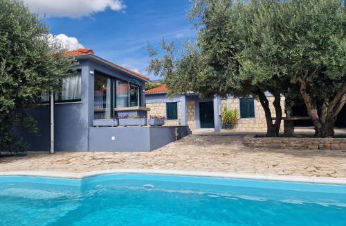 Kastel Sucurac Villa | Luxury private villa complex with pool and jacuzzi
