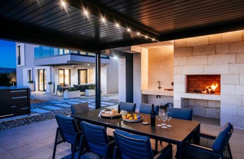 Debeljak Villa | Luxury Villa AMore with Private Pool, Sea View, Billiards & Dalmatian Tavern