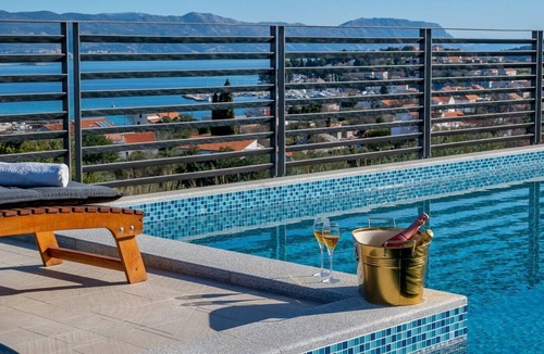 Lumbarda Villa | Luxury villa Cataleya with outdoor pool, jacuzzi, gym, bedrooms, 2 kitchens, 2 living rooms, WIFI, parking, on the island of Korcula