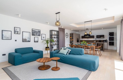 Podstrana Villa | Luxury villa Cecilia with 4 en-suite bedrooms located 250m from the beach in Podstrana, max 8 people