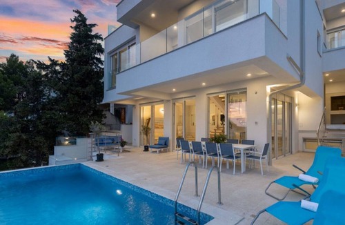 Drage House | Luxury villa Fleur with pool by Interhome