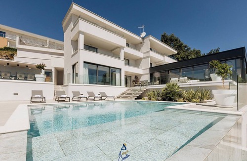 Opatija Villa | Luxury Villa for 14 with 2 Pools, Sauna & Sea View