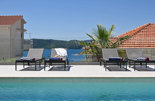 Trogir Villa | Luxury Villa Oasis with pool and jacuzzi near beach