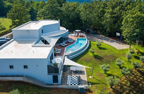 Boljevici Villa | Luxury Villa Viktor Tireli for up to 14 guests by Istrabook