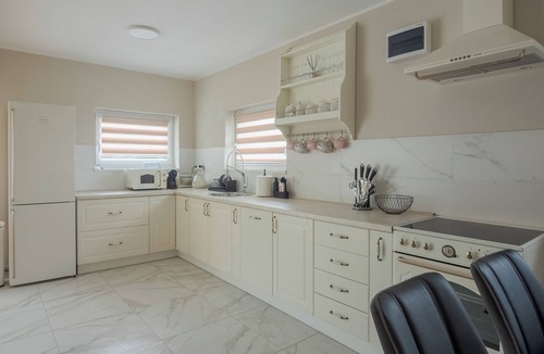 Novi Sad Villa | Luxury villa with a heated swimming pool on Fruška Gora near Novi Sad.