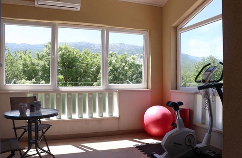 Dugopolje Villa | Luxury Villa with Heated Pool, Spa & Sports Court near Split