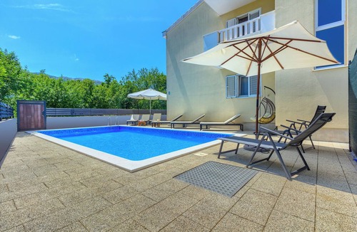 Dugopolje Villa | Luxury Villa with Heated Pool, Spa & Sports Court near Split