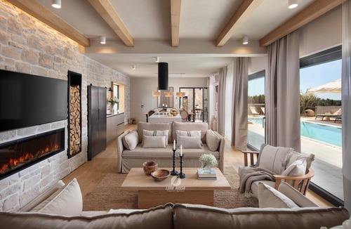 Pazin House | Luxury Villa with heated infinity pool and sauna.