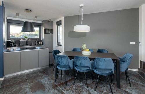 Novalja House | Luxusvilla Travera mit privatem Pool und Sauna by Interhome