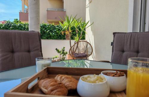 Businci Apartment | Mediterranean Garden Retreat