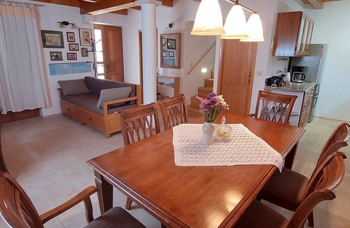 Vrisnik Villa | Mediterranean Villa with Pool and Game room
