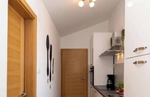 Loborika Apartment | Megy Apartment with Ocean View, Medulin