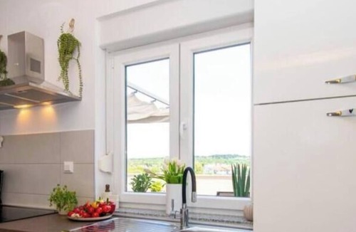 Loborika Apartment | Megy Apartment with Ocean View, Medulin