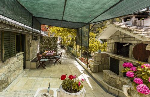 Omis Ski Chalet | Mini stone house