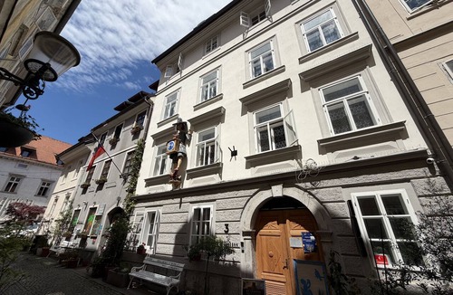 Ljubljana City Centre Apartment | Mini-Teater Suites - sleeps 18 guests in 8 bedrooms