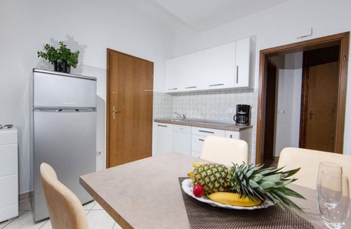 Pjescana Uvala Apartment | mit Pool by Interhome