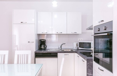 Medulin Apartment | Modern apartment with 3 bedrooms, balcony and WiFi