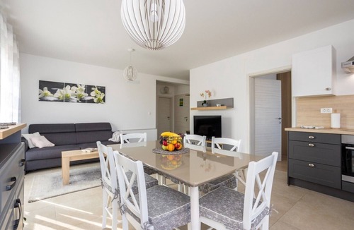 Vantacici Apartment | Modern apartments Jelena close to the beach/Modern two bedroom apartment