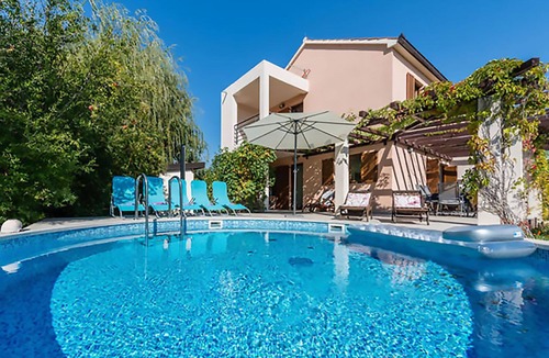 Solin Villa | Modern four bedrooms villa with a traditional tavern