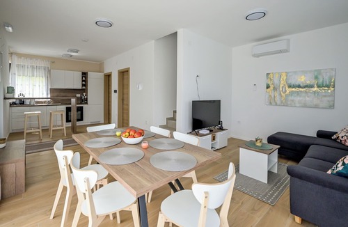 Varazdin House | Modern home in vineyards with shared sauna