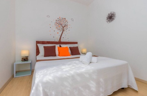 Selce Villa | Modern pool villa near the beach!