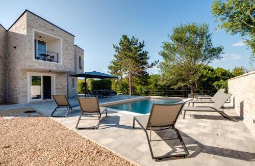 Gostinjac Villa | Modern villa with heated pool, whirpool in quiet area - by Traveler tourist agency Krk ID 2180