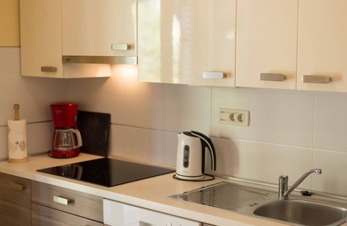 Lovrecica Apartment | Moderne Ferienwohnung mit Terrasse nah am Strand by Interhome