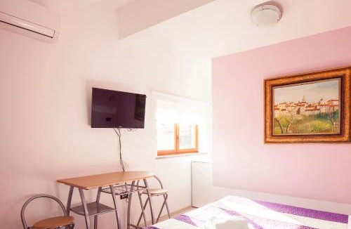 Bale House | Mon Perin Castrum - Rooms Dado