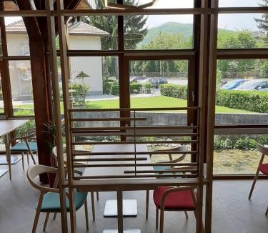 Sumece Hotel | Motel Bajra