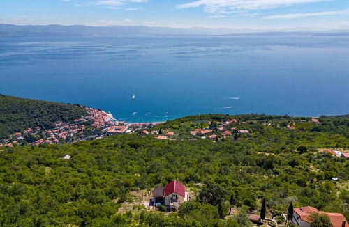 Mosenice Apartment | Mystic Place Suite with Jacuzzi and Sea View, Moščenićka draga, Croatia