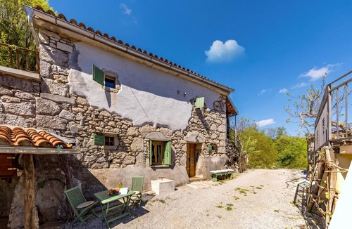 Zvonece House | Nature & Pool Escape - Stone House, Zvoneća, Croatia