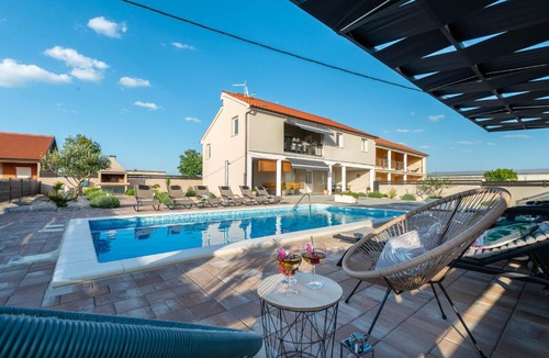 Pristeg Villa | New 2020! 4* Villa Silentium, Pristeg