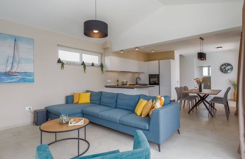 Markovac House | New and dog-friendly villa with panoramic sea views, private pool, barbecue area, baby cot, washing machine