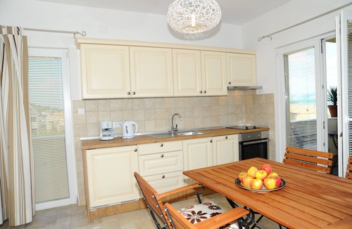 Murter Apartment | New and tastefully furnished apartment