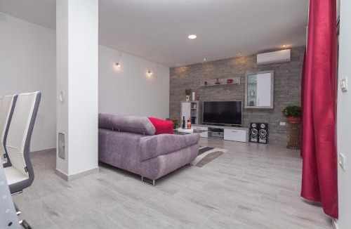 Pinezici Apartment | New brend app Matija