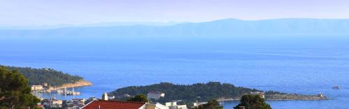 Veliko Brdo Villa | New Mountainside Villa w Pool + Stunning Sea View