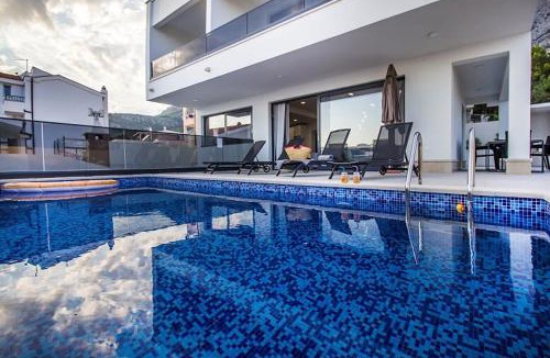 Veliko Brdo Villa | New Mountainside Villa w Pool + Stunning Sea View