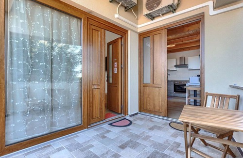 Lovrecica Apartment | Nice apartment for 2 guests with WIFI, A/C, TV and terrace